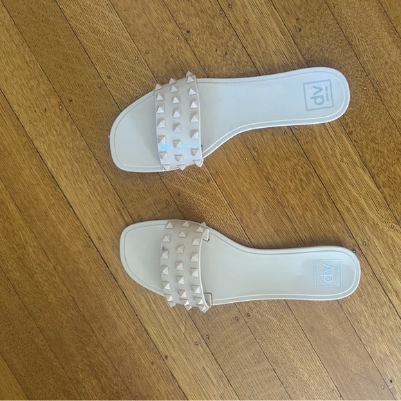 New DV by Dolce Vita Skylar Studded sandals - Picture 4 of 5